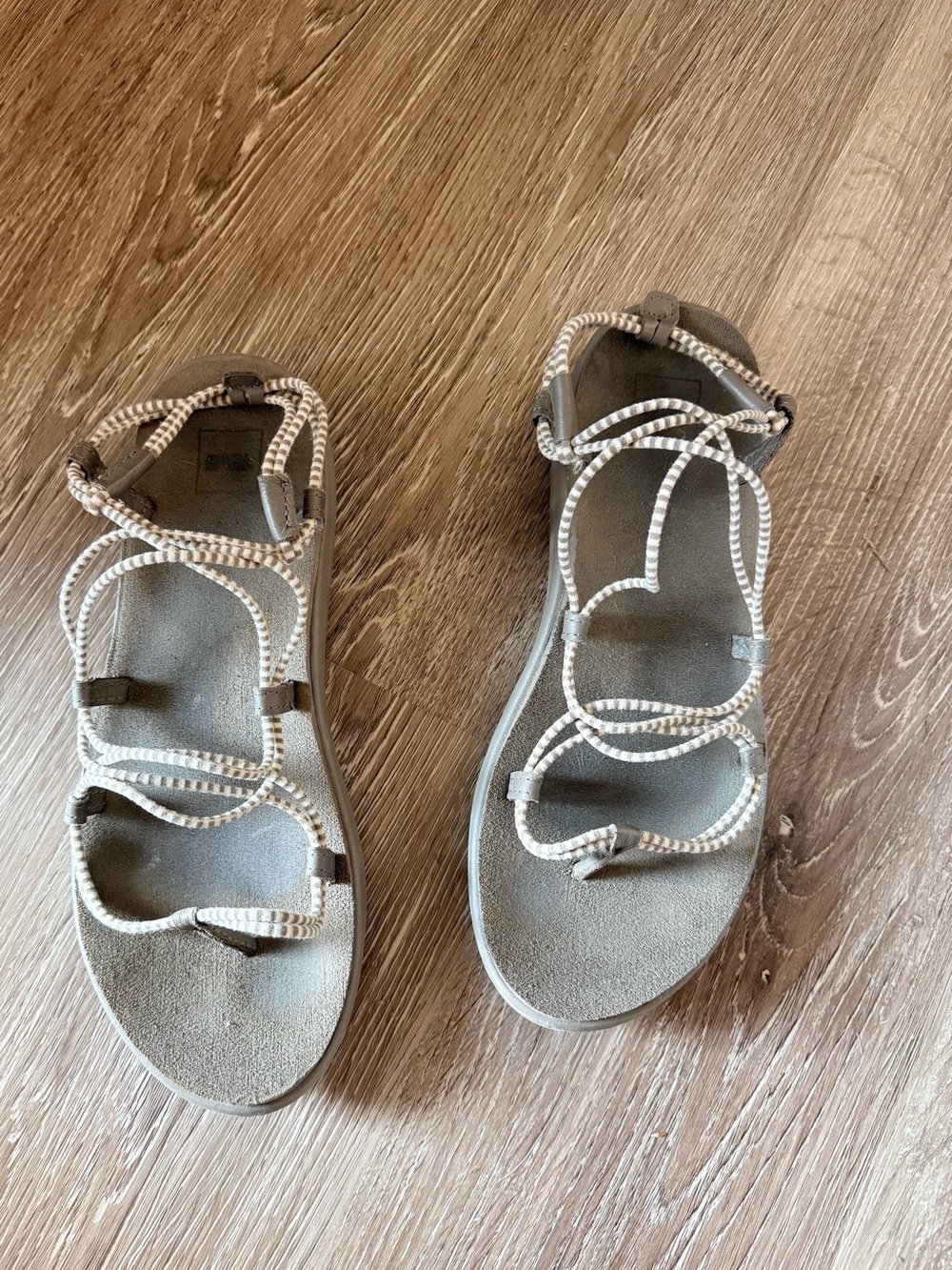 Teva Voya Infinity Stripe Sandals Women’s - Picture 5 of 7